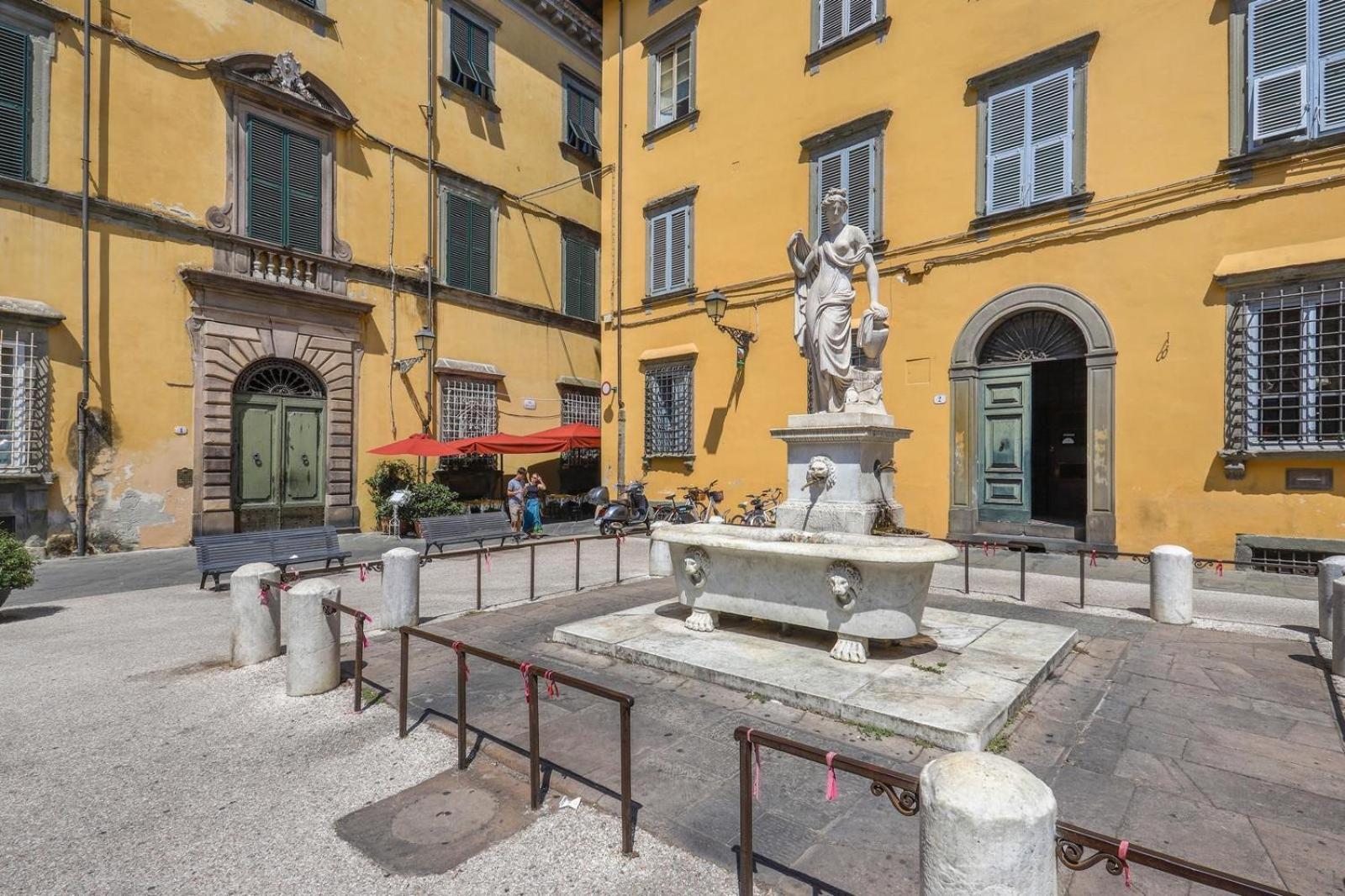 Lady Miranda Appartement Lucca Buitenkant foto